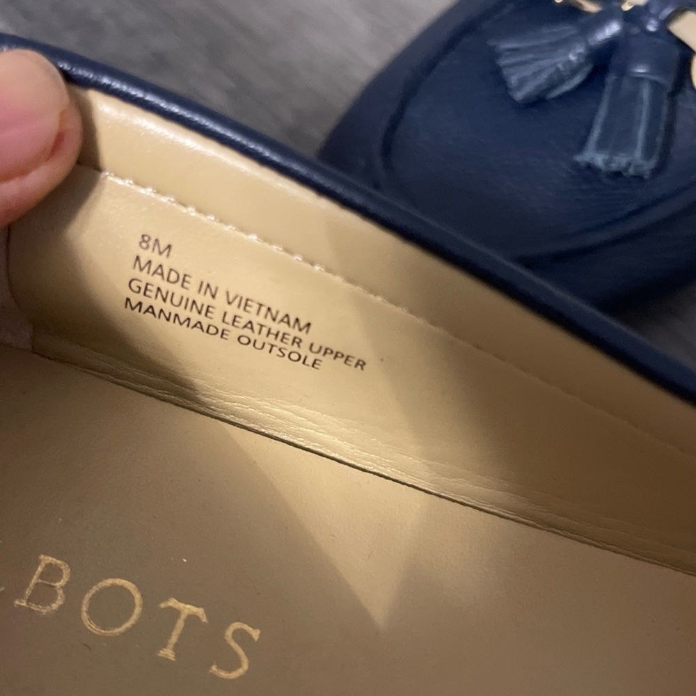 Talbots Navy Blue Leather Loafers with
Gold Hardware Made In Vietnam Size 8M - Picture 6 of 14